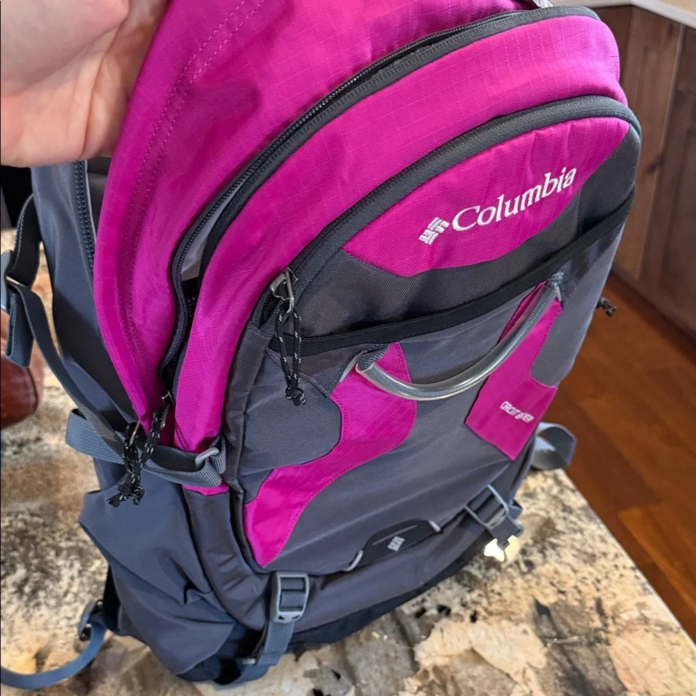 Columbia Circuit Breaker Backpack in Pink and Gray - Picture 3 of 4